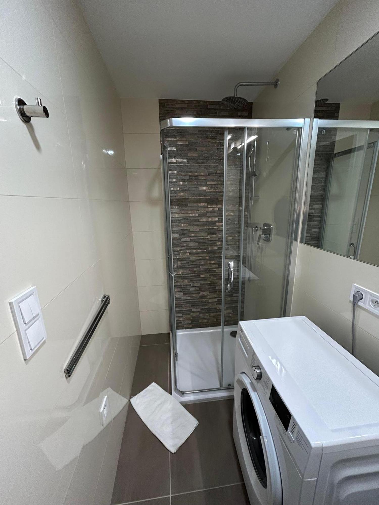 Rasinovo Nabrezi - Riverside Residence ปราก ภายนอก รูปภาพ