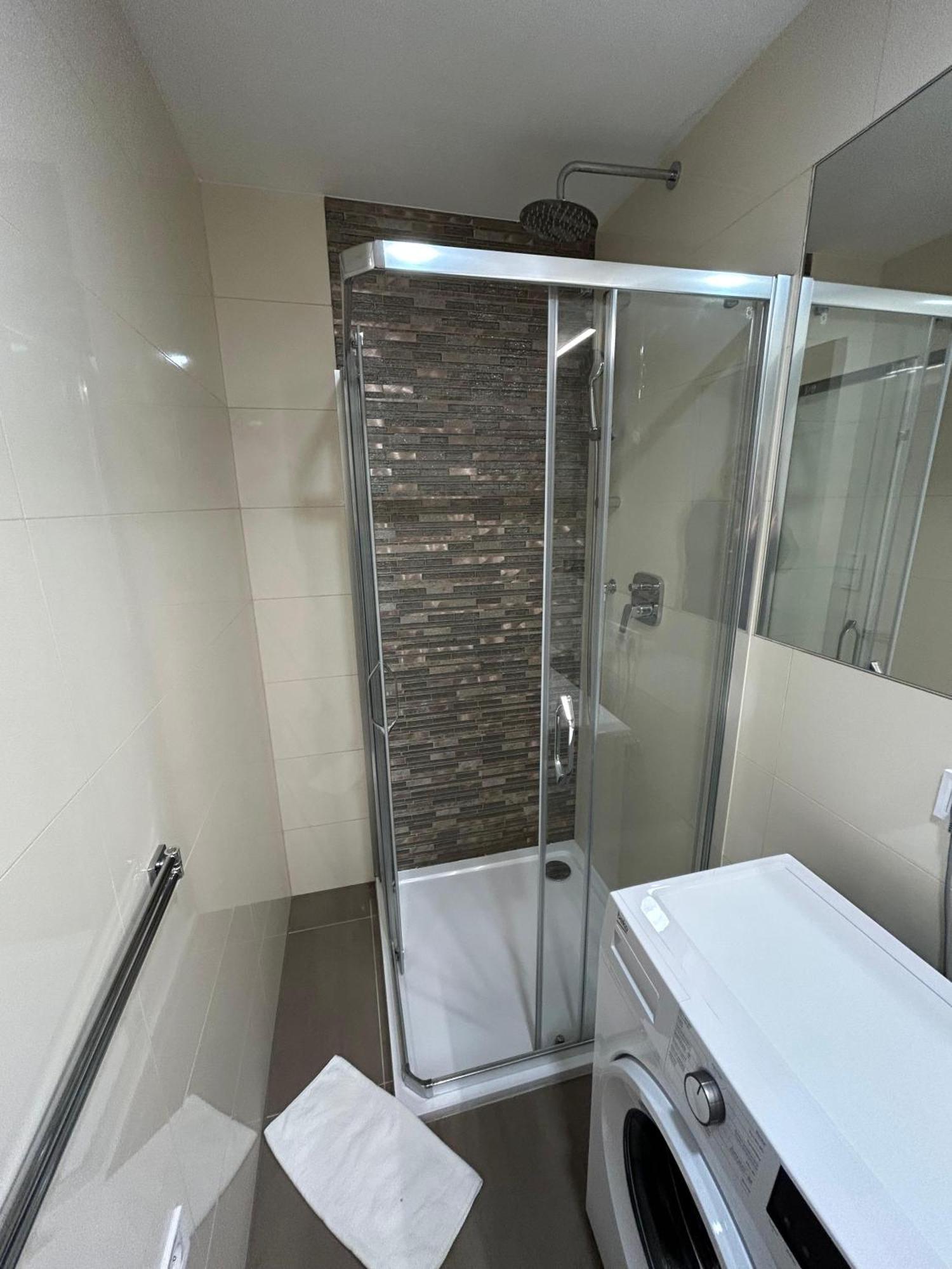 Rasinovo Nabrezi - Riverside Residence ปราก ภายนอก รูปภาพ