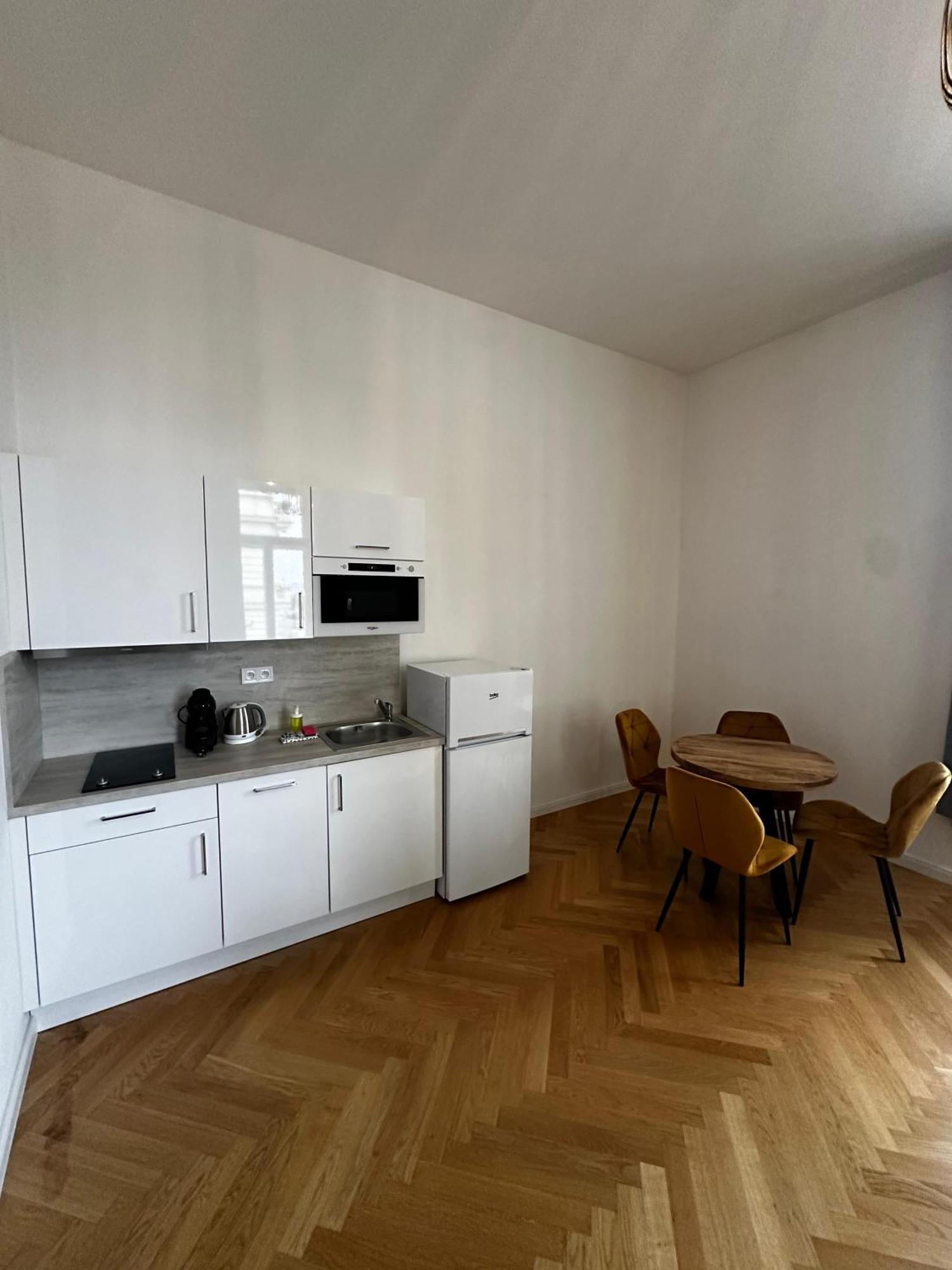 Rasinovo Nabrezi - Riverside Residence ปราก ภายนอก รูปภาพ