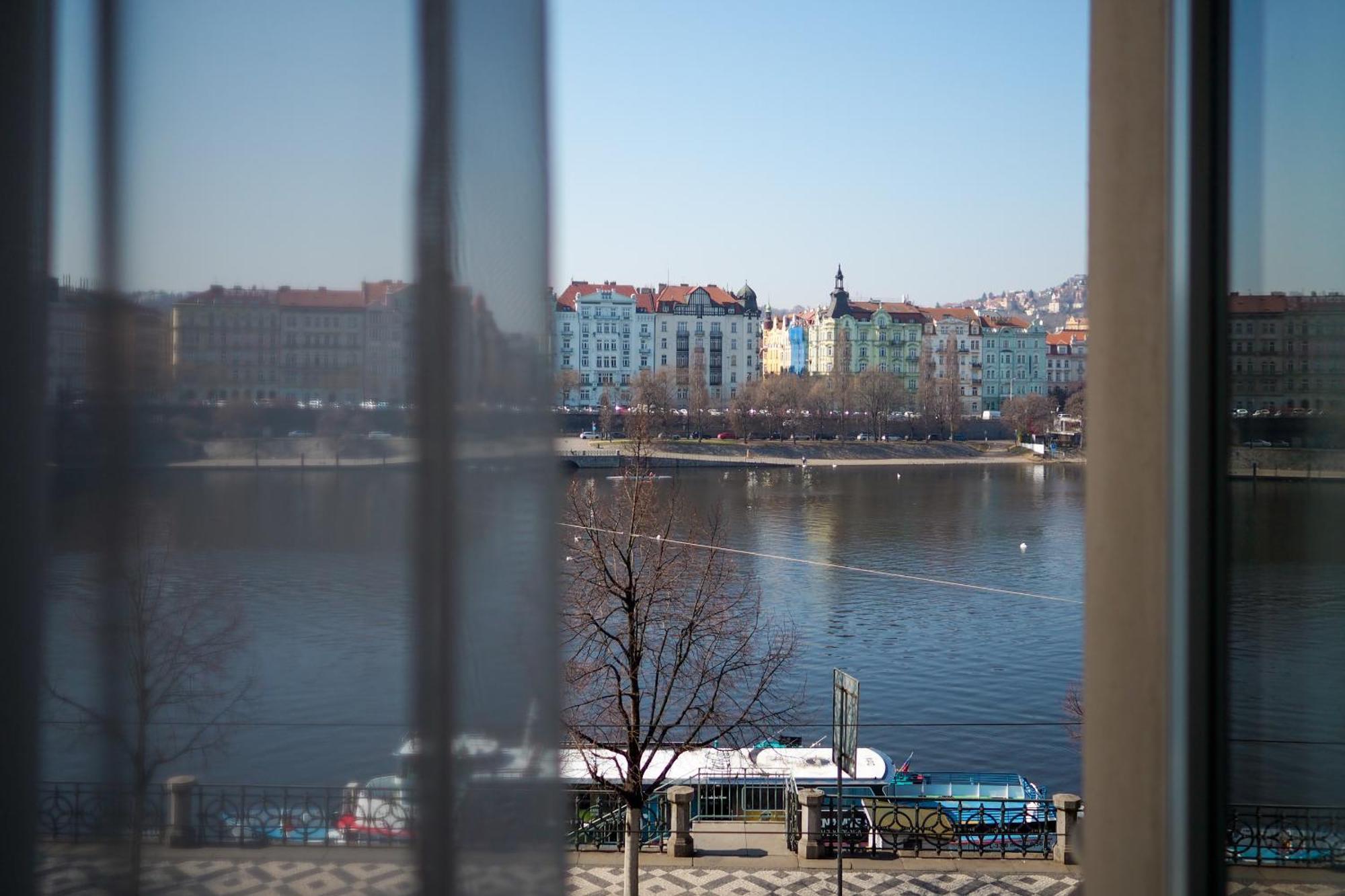 Rasinovo Nabrezi - Riverside Residence ปราก ภายนอก รูปภาพ