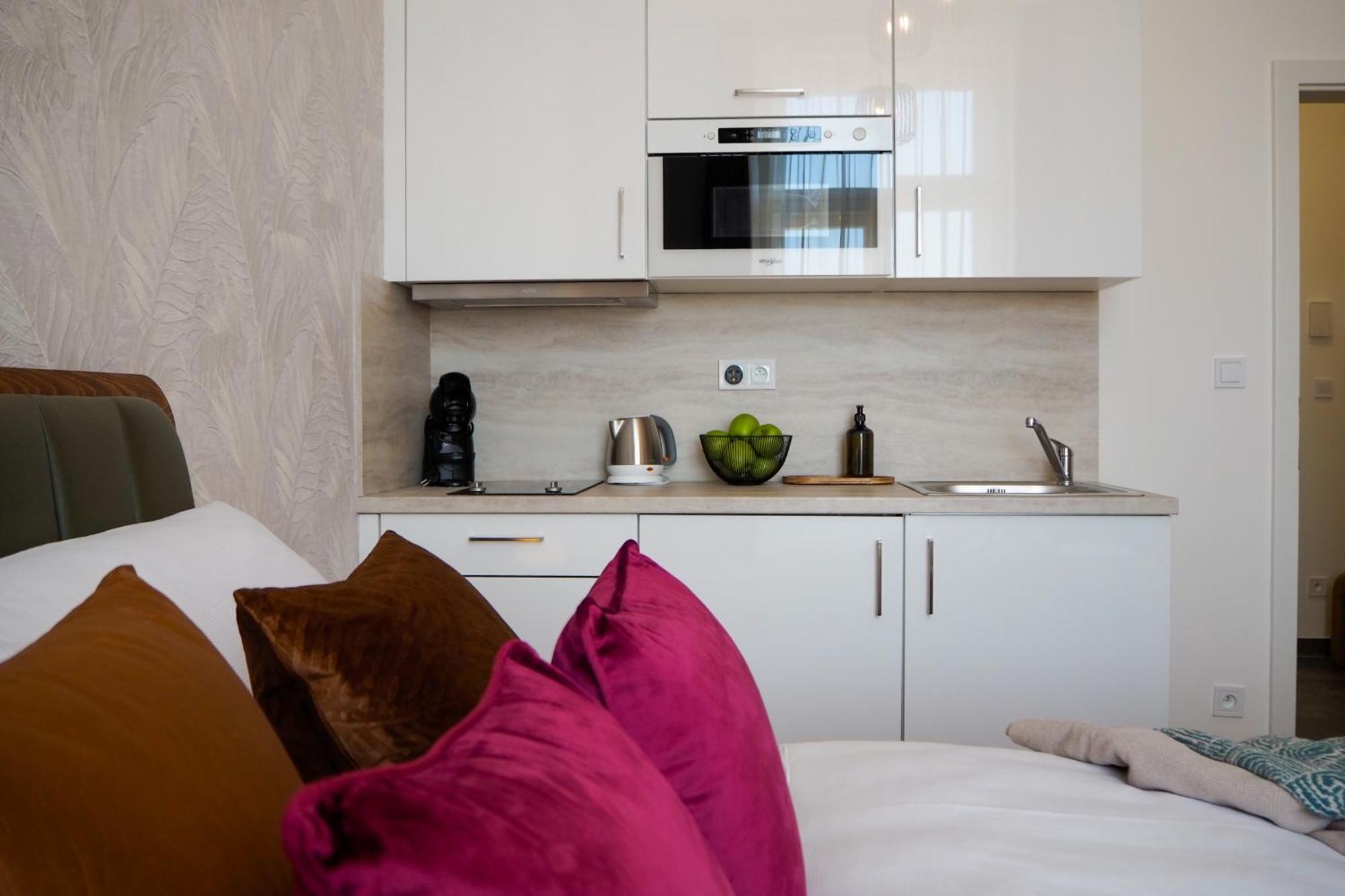 Rasinovo Nabrezi - Riverside Residence ปราก ภายนอก รูปภาพ