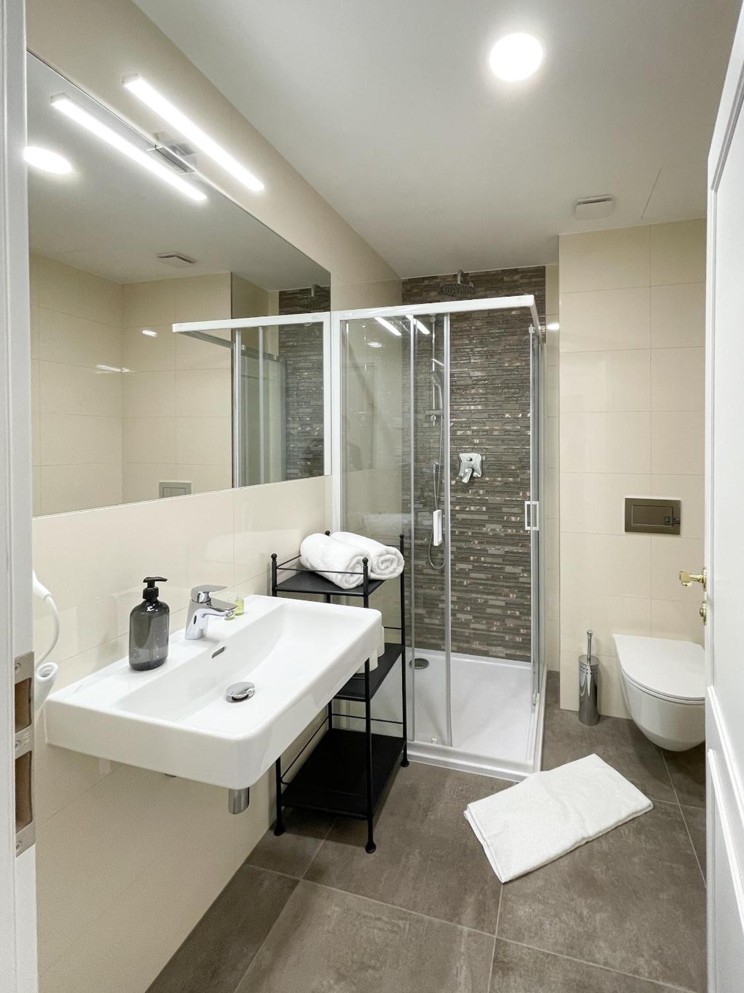 Rasinovo Nabrezi - Riverside Residence ปราก ภายนอก รูปภาพ