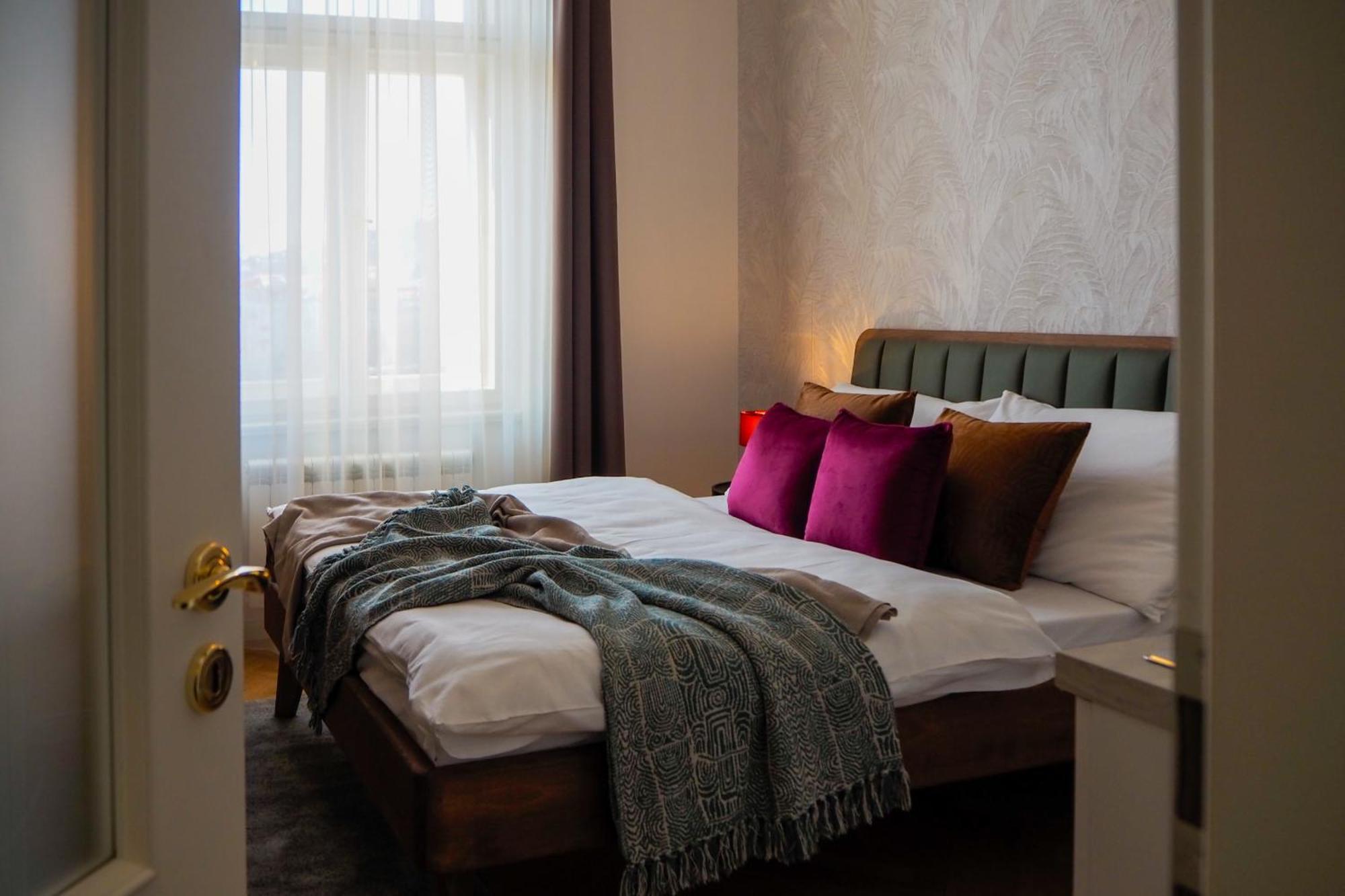 Rasinovo Nabrezi - Riverside Residence ปราก ภายนอก รูปภาพ