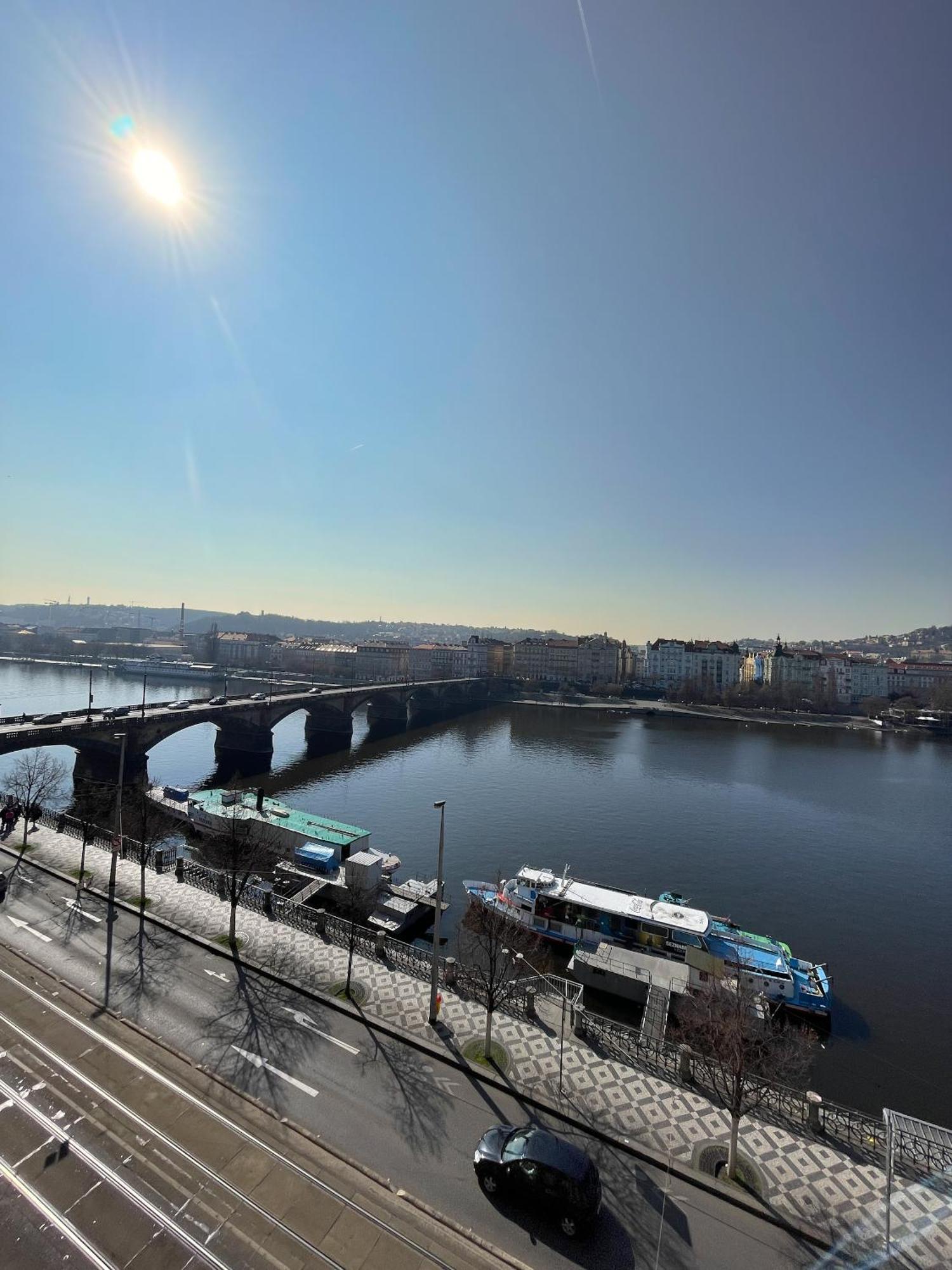 Rasinovo Nabrezi - Riverside Residence ปราก ภายนอก รูปภาพ
